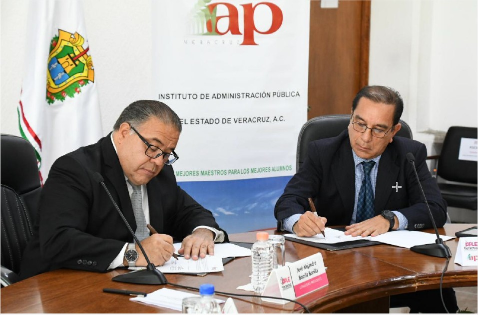 OPLE – IAP firman convenio de colaboración para otorgar becas a servidores públicos