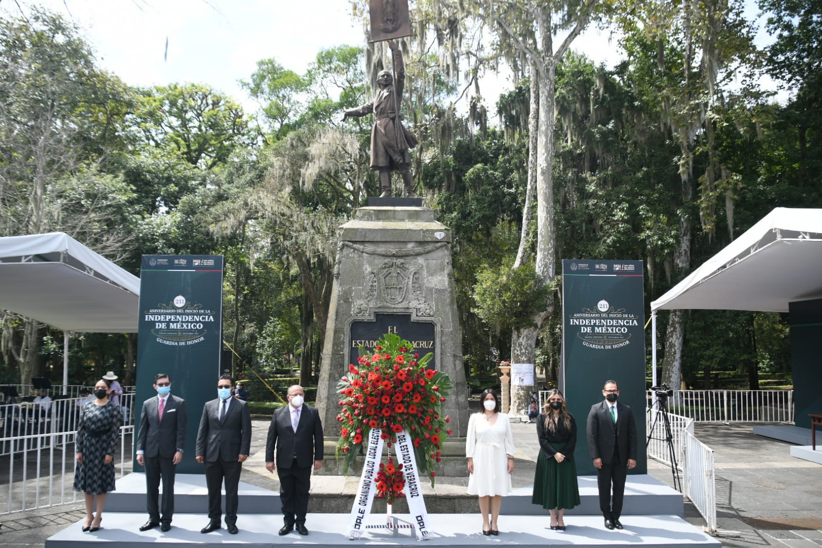 Consejo General del OPLE Veracruz rinde Guardia de Honor ante el Monumento del Padre de la Patria, Miguel Hidalgo y Costilla