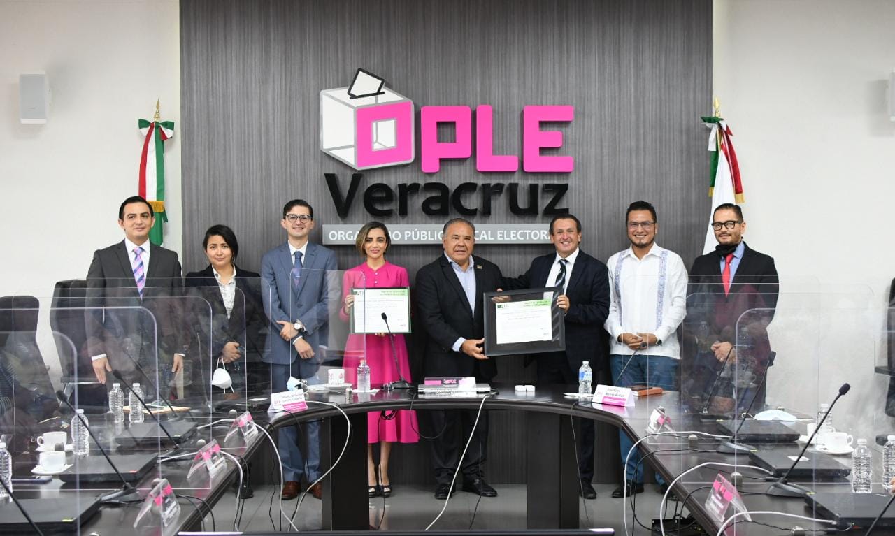 OPLE Veracruz recibe la Certificación en la Norma ISO 9001:2015 por el Sistema de Gestión de Calidad implementado por la Dirección Ejecutiva de Capacitación Electoral y Educación Cívica