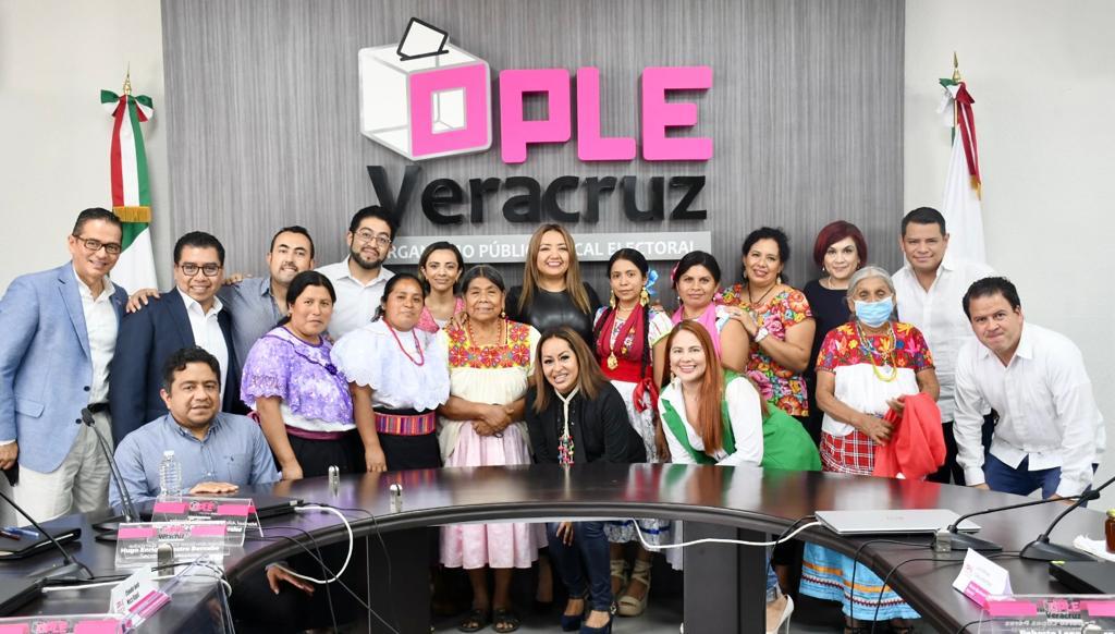El OPLE Veracruz conmemora el Día Internacional de las Mujeres Rurales con una Expo-Venta de Artesanías