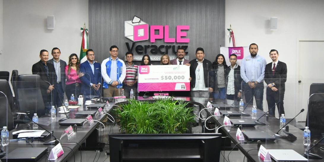 OPLE Veracruz entrega el recurso económico para el desarrollo del prototipo de la Urna Electrónica a la UTCV